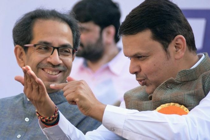 Shiv Sena praised BJP leader and erstwhile CM Devendra Fadnavis in Saamana