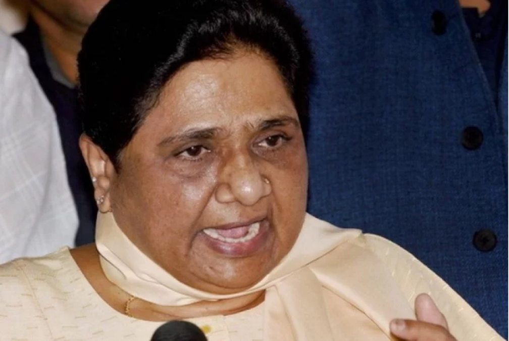 IT dept attaches Rs 400 cr 'Benami' plot belonging to Mayawati's brother, BSP supremo said this