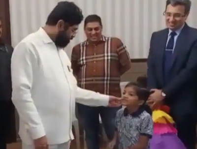 CM एकनाथ शिंदे से बच्ची ने पूछे ऐसे सवाल कि वायरल हो गया VIDEO