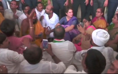 Priyanka Gandhi vadra sits on Dharna again, says won't leave without visiting Sonbhadra victims