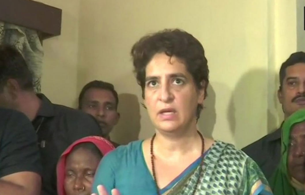 Priyanka Vadra promises to pay Rs 10 lakh compensation to victims' kin
