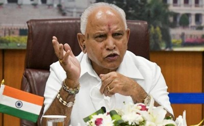 Lingayat cleric in support of Yediyurappa says he must continue as CM