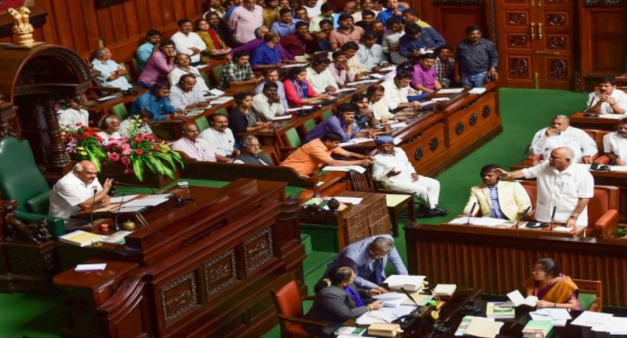 Political atmosphere in Karnataka heated up over Monday's confidence vote