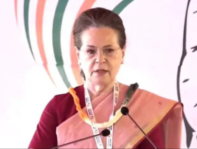 Sonia's interrogation continues, Tharoor-Gehlot and Pilot detained