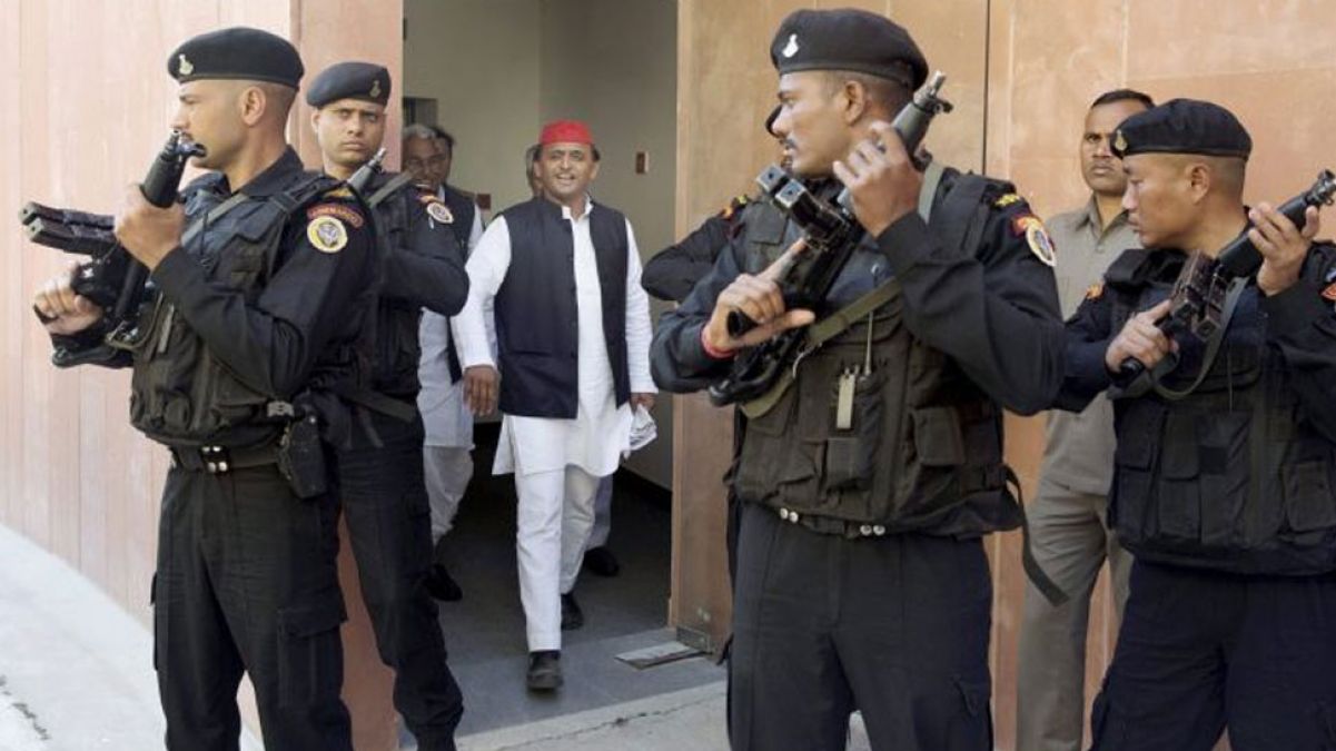 Akhilesh Yadav set to lose his 'black cat' commando security cover