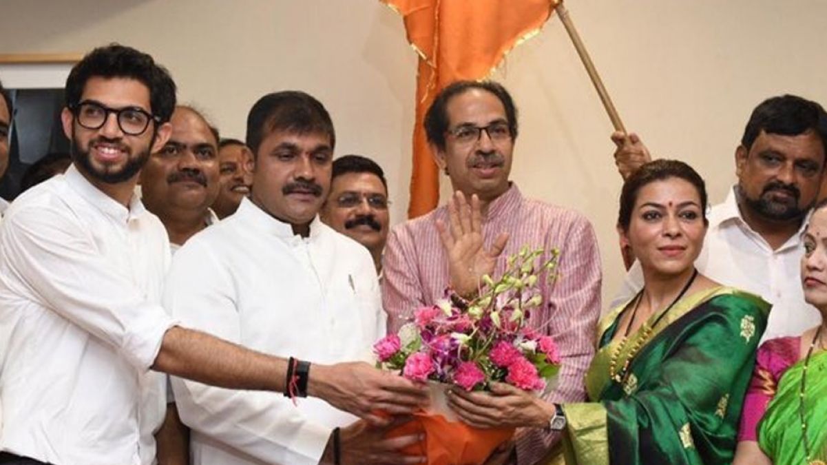 Uddhav Thackeray appeals to not to waste money on banner-posters, use it in social work