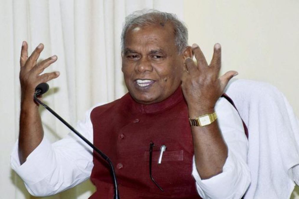 Azam Khan's controversial statement on brother-sister  and mother-son's kiss, Manjhi comes in support