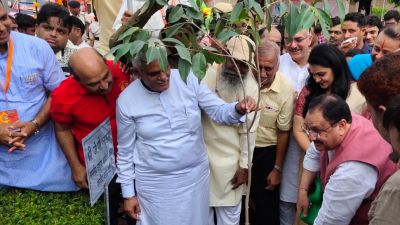 जेपी नड्डा पहुंचे हरियाणा, पौधे लगाकर दिया 'ग्रीन इंडिया' का संदेश