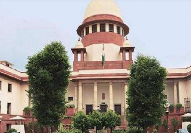 SC refuses demanding cancellation of FIR against those who put up posters on PM Modi