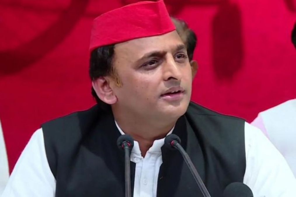 Hope UP government will give justice to Unnao rape survivor's family: Akhilesh Yadav