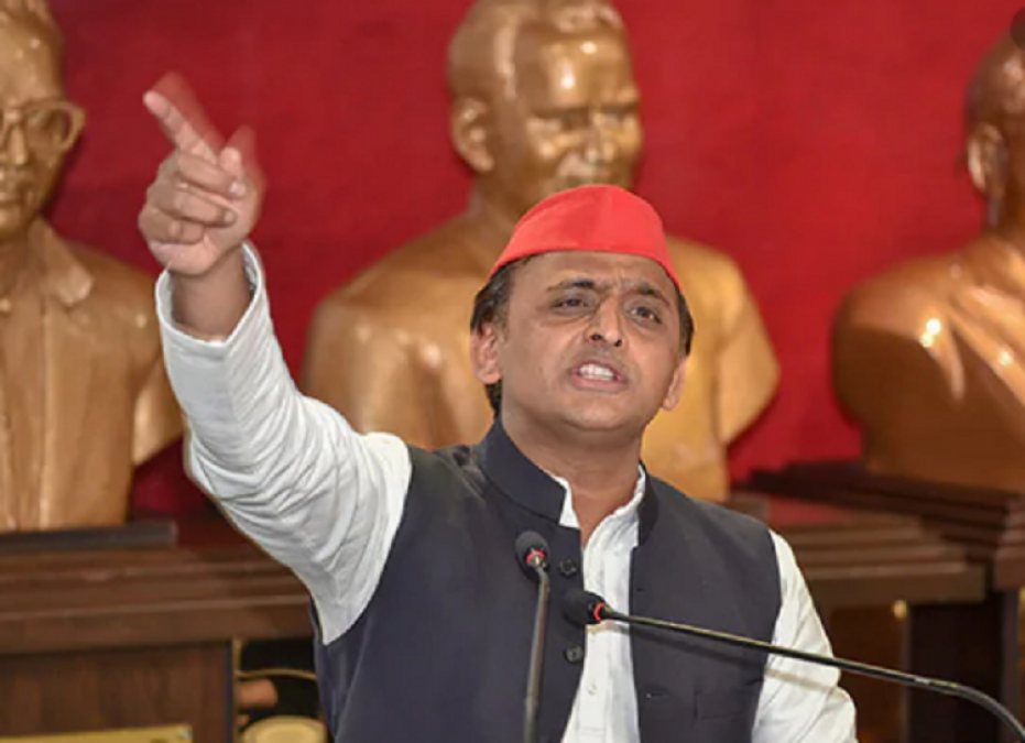 Akhilesh Yadav meets Unnao Rape case victim's family, says: 'They have no faith in the administration'