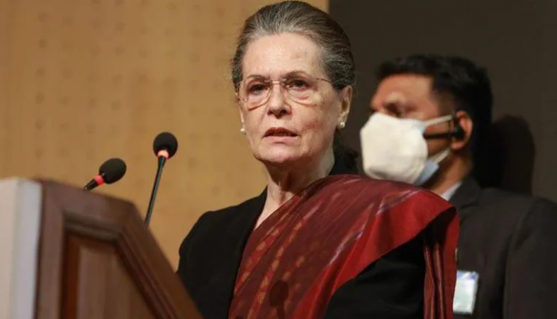 कोरोना की चपेट में आई सोनिया गांधी, कई नेता-कार्यकर्ता भी हुए संक्रमित