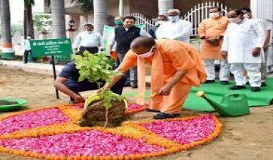 CM Yogi and these veterans congratulated on Environment Day