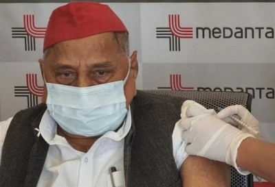 Mulayam Singh took first dose of vaccine, earlier son Akhilesh said, 'He won't get BJP's corona vaccine'