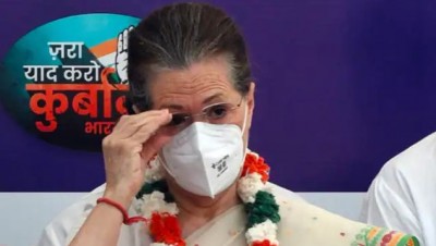 Sonia Gandhi's health deteriorates, admitted to hospital