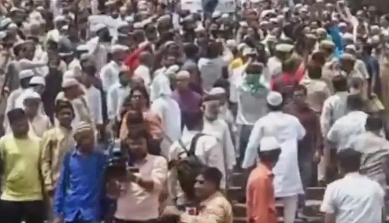 Crowd raised provocative slogans in Jama Masjid, demanding arrest of Nupur-Naveen