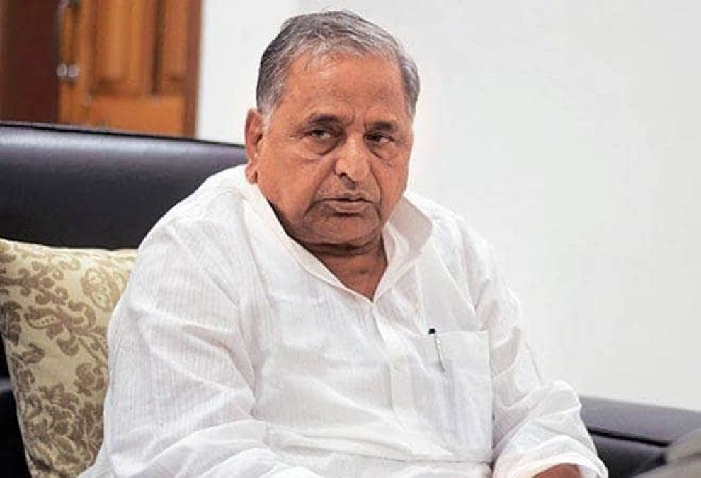 Mulayam Singh Yadav's re-admitted to the hospital