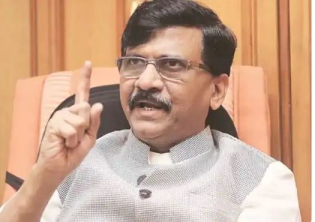 'Won't surrender even if I die,' tweets Sanjay Raut after ED raid at home