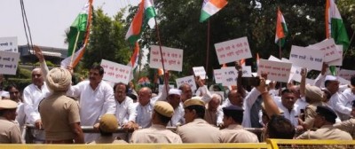 Congress slams Rahul's ED appearance, several in custody