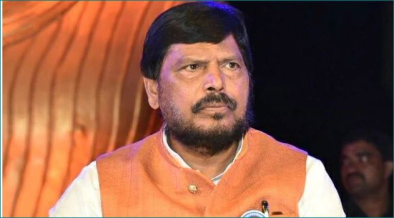 Union Minister Ramdas Athawale advises Congress not to contest separately