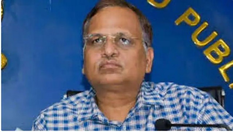 ED raids at 10 places, AAP minister Satyendar Jain in trouble