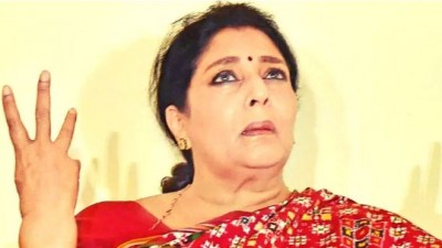 After catching the police officer's collar, Congress leader Renuka Choudhary gave an absurd explanation