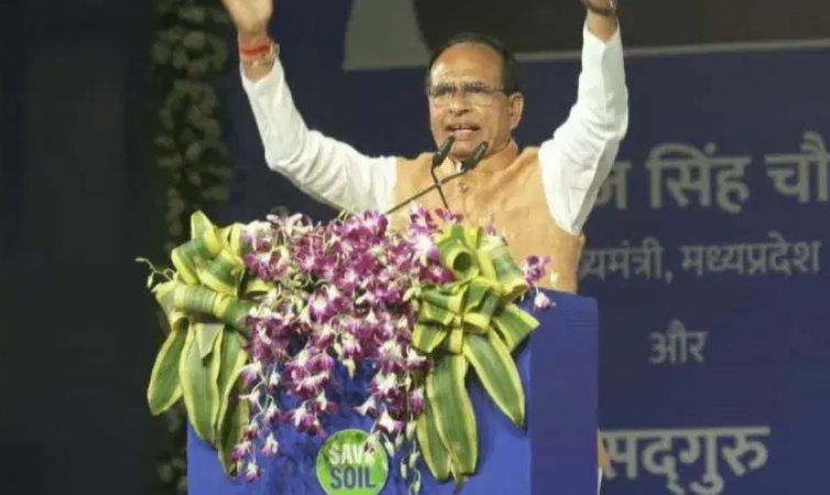 Congress is busy distributing sarees and clothes, will ruin it if it comes to power: CM Shivraj