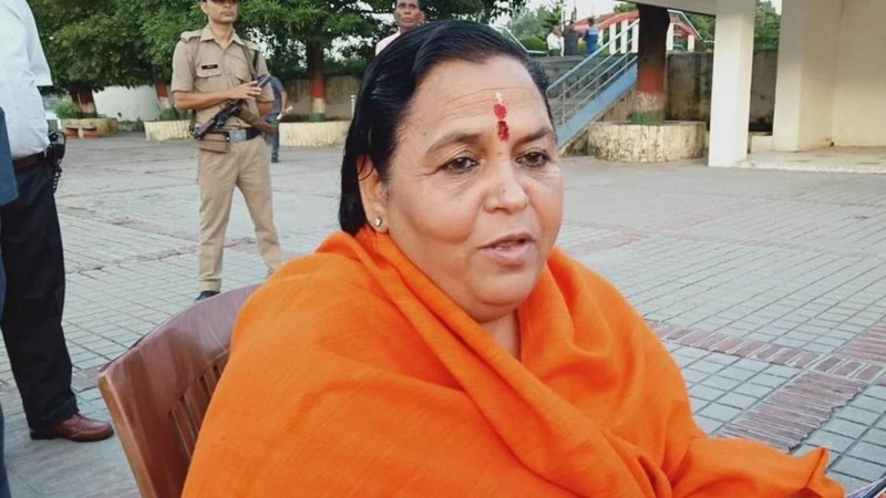 Uma Bharti gets angry at the saffron flag at a liquor shop, says this about prohibition