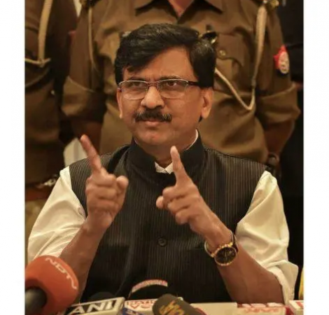 Sanjay Raut admits there is a crisis on the government, gives this big statement