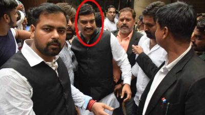 रेप के आरोपी BSP सांसद अतुल राय ने डेढ़ महीने बाद किया सरेंडर