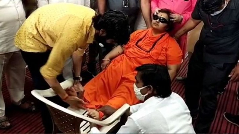 MP Pragya Thakur suddenly fainted, stirred in party office