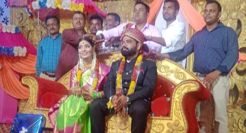 'UP में का बा..' गाने वाली नेहा ने यूपी में ही रचाई शादी, लोगों ने जमकर की खिंचाई