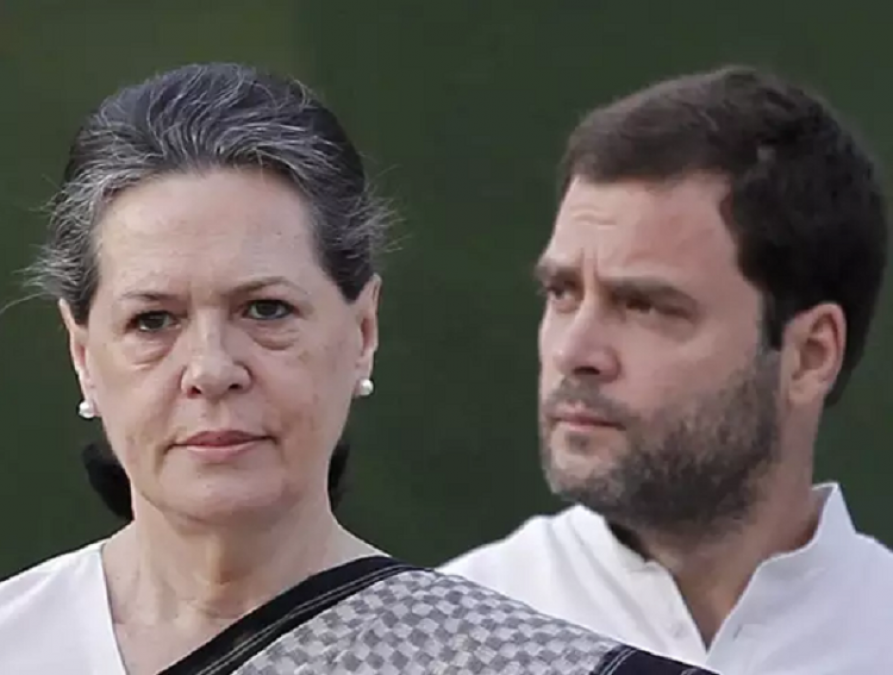 Rahul insists on resigning, will Sonia again take over the party's command ?