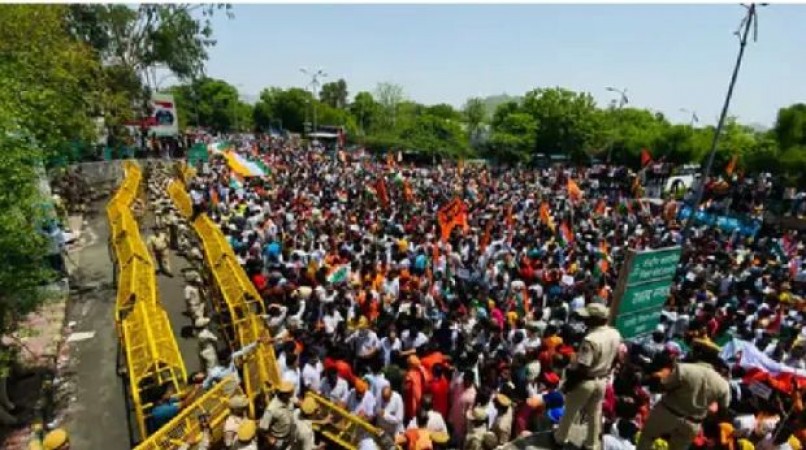 नूपुर शर्मा के समर्थन में सड़कों पर उतरे हज़ारों लोग..., व्यापारियों से लेकर साधू-संत तक हुए शामिल