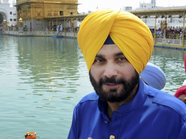 Has Navjot Sidhu got a big offer from Aam Aadmi Party?