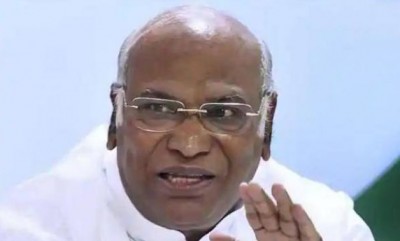 Congress' Mallikarjun Kharge on taking covid jab: ''10-15 years left for me, give vaccine to youth''
