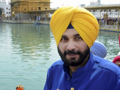 Sidhu shows his temper after withdrawing resignation, questioned his own govt's actions