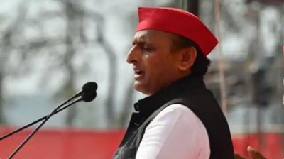'Yes, we are family..,' Akhilesh Yadav responds to allegations of familism