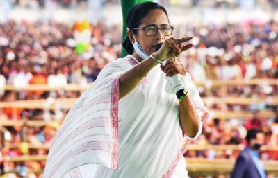 बंगाल में 'हिन्दू वोटों' के लिए जंग तेज़, महाशिवरात्रि पर ममता भरेंगी नामांकन