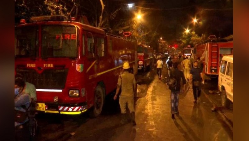 कोलकाता: ईमारत में आग लगने से 9 लोगों की मौत, पीएम मोदी और राष्ट्रपति ने जताया शोक