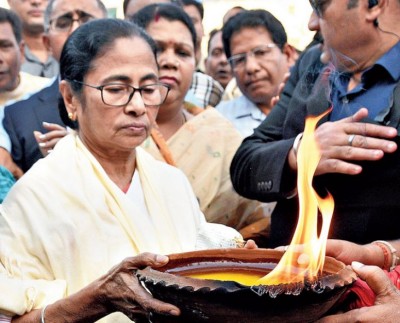 Congress over Mamata's 'temple darshan': Didi wants to prove herself Brahmin over