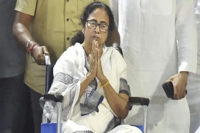 Mamata mourns the death of Khardah's TMC candidate Kajal Sinha