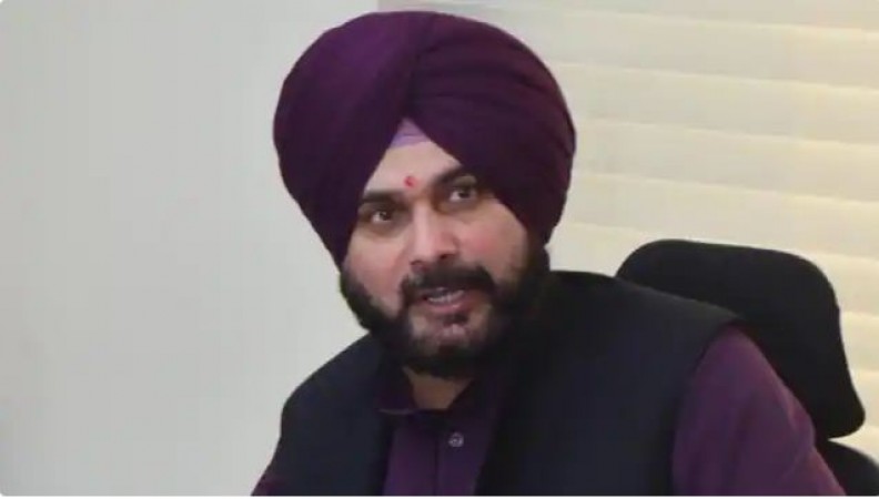After BJP-Congress, will Sidhu now hold AAP's broom? Questions raised by a tweet