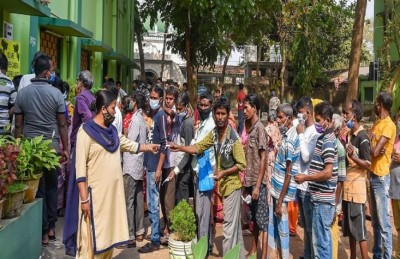 पश्चिम बंगाल में बंपर वोटिंग, 3 बजे तक 55 फीसद मतदान दर्ज
