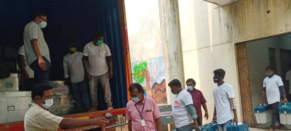 Puducherry Vidhan Sabha Election Results: पुडुचेरी में आए 12 सीटों के रुझान, 9 सीटों पर NDA आगे