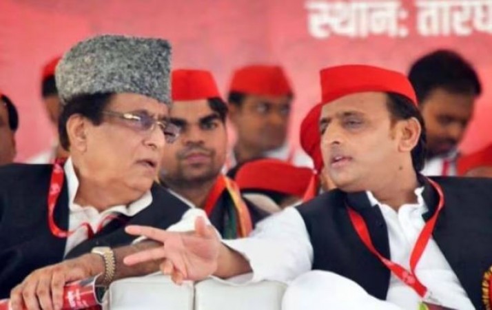 'Let the SP government be formed, this police will salute you..', is Azam Khan encouraging the criminals?