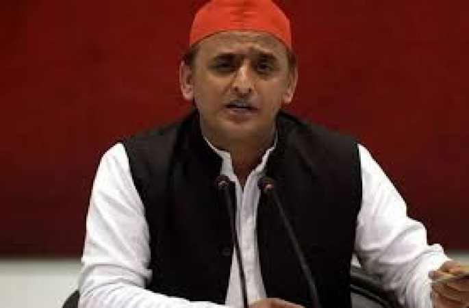 Akhilesh Yadav says this charing money for the train ticket from the workers