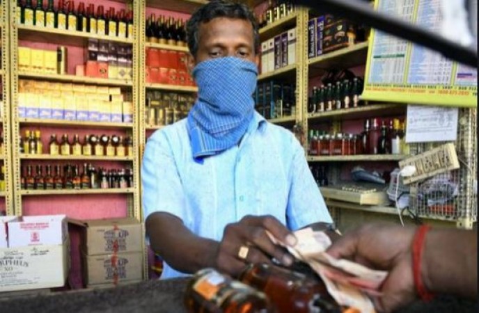 तमिलनाडु में कोरोना के चलते कड़े प्रतिबन्ध लागू, लेकिन हर दिन 4 घंटे खुलेंगी शराब की दूकान
