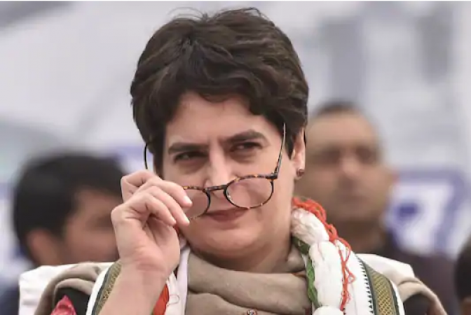 Laborers reach Amethi-Rae Bareli by special train, Priyanka says 'we will pay the fare'