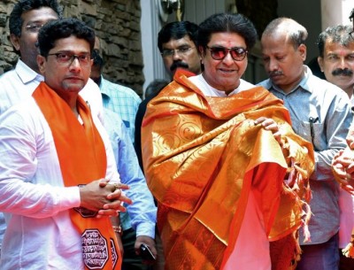 'If Raj Thackeray does not apologise, he will not allow him to enter Ayodhya...', the saints warned.
